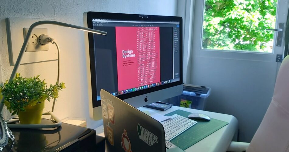 silver Apple iMac