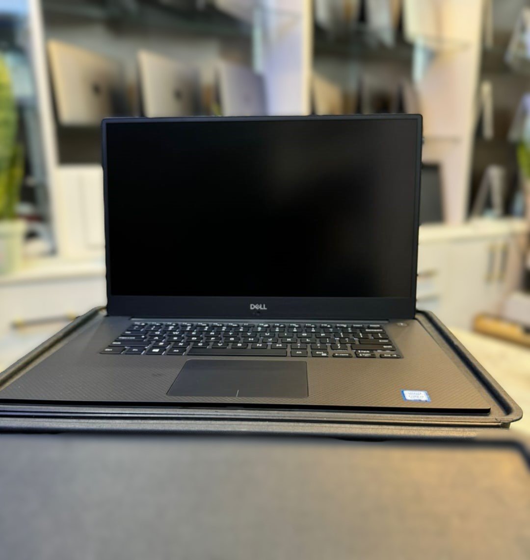 Dell Precision 5530 intel core i7 8th generation 32gb Ram 512gb/1Tb SSD 2.6Ghz Nvidia Quadro P1000 4Gb dedicated backlit keyboard FHD screen display 2 Dell Precision 5530 intel core i7 8th generation 32gb Ram 512gb/1Tb SSD 2.6Ghz Nvidia Quadro P1000 4Gb dedicated backlit keyboard FHD screen display